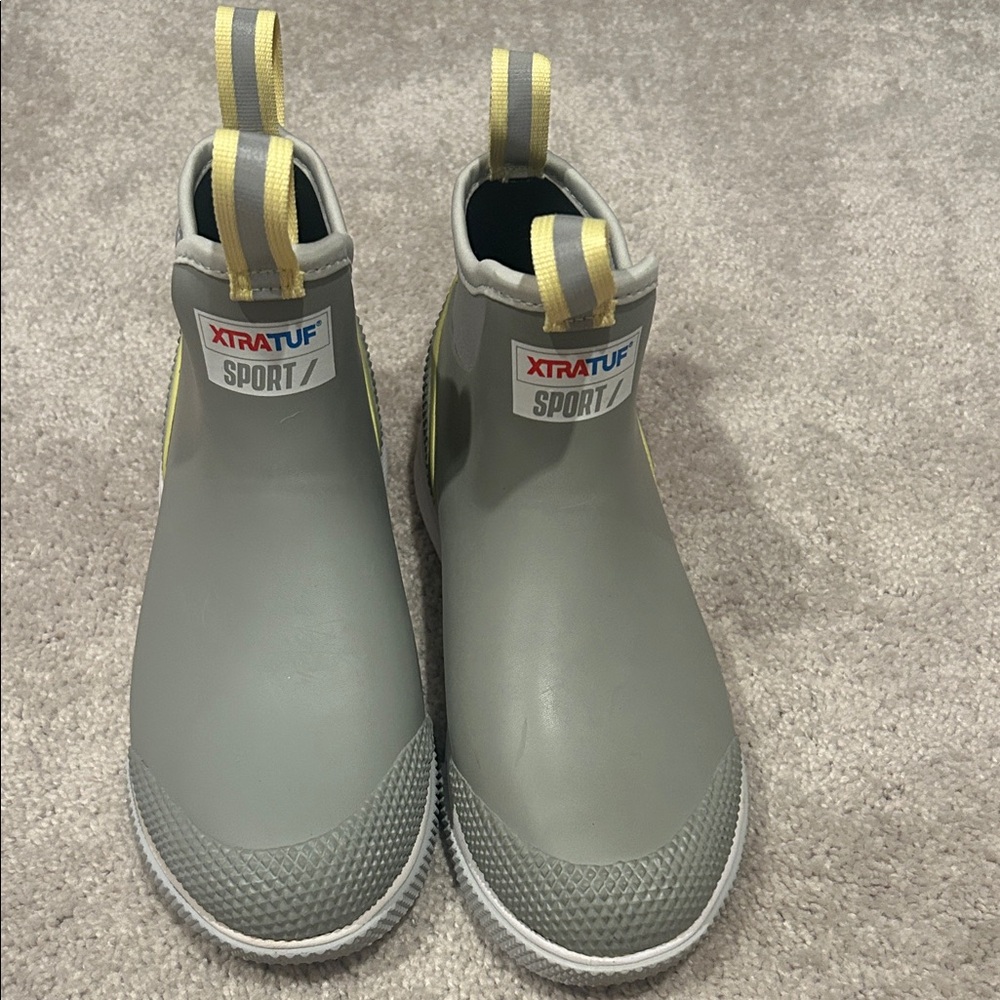 Xtratuf women’s ankle deck boot sport